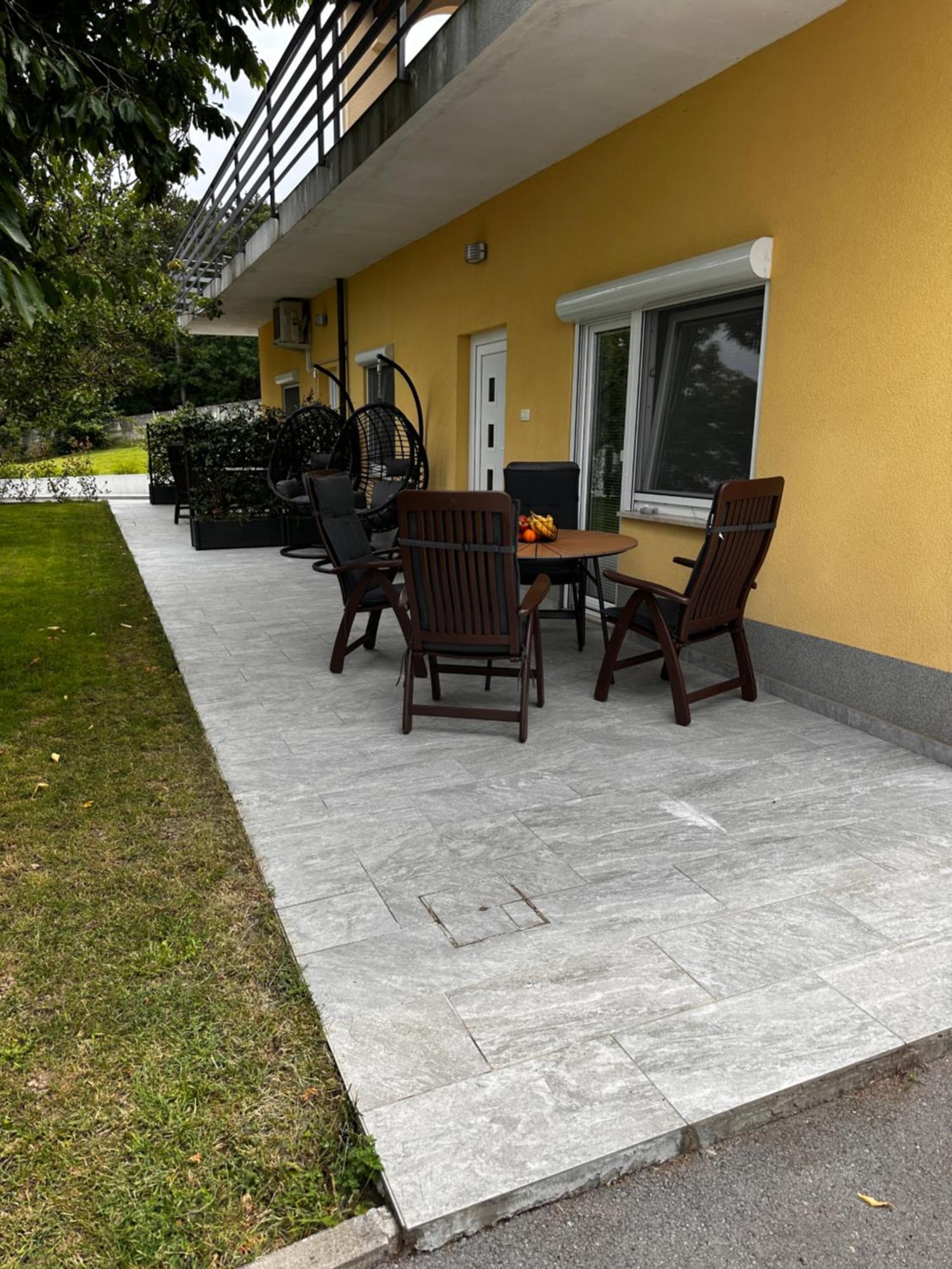 Riad Apartments Premium Zgornje Skofije Exterior foto